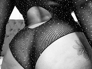 ZinaDomina live webcam thumbnail