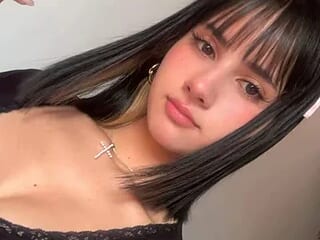 ZoeHall_ live webcam thumbnail