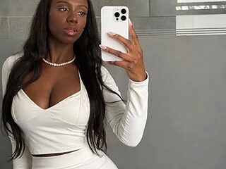 Zoe_Ravenn live webcam thumbnail