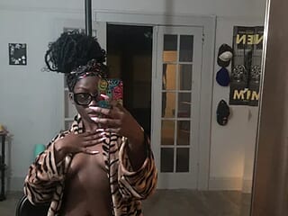 ZoeyWinters live webcam thumbnail
