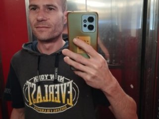 Zolika908 live webcam thumbnail