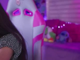 zoe_skyler live webcam thumbnail