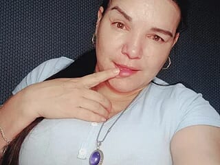 Zuleyka_47 live webcam thumbnail