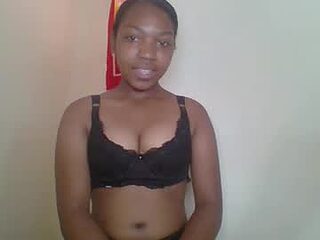 zyraelle_01 live webcam thumbnail